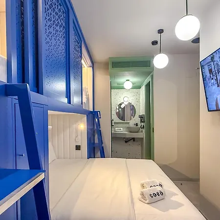 Albergue Coeo Hernan Ruiz Rooftop Pool Málaga