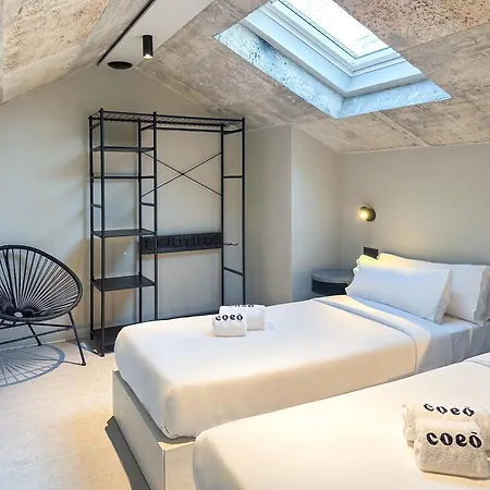 Coeo Hernan Ruiz Rooftop Pool Hostal