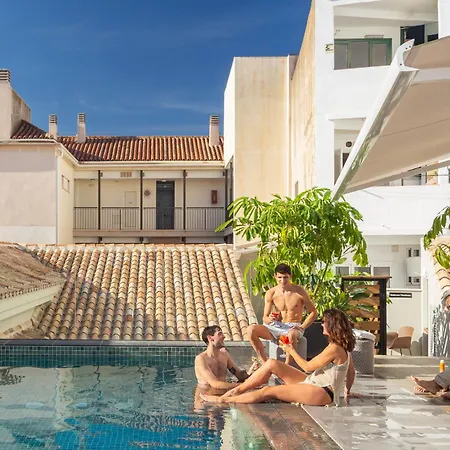 Coeo Hernan Ruiz Rooftop Pool